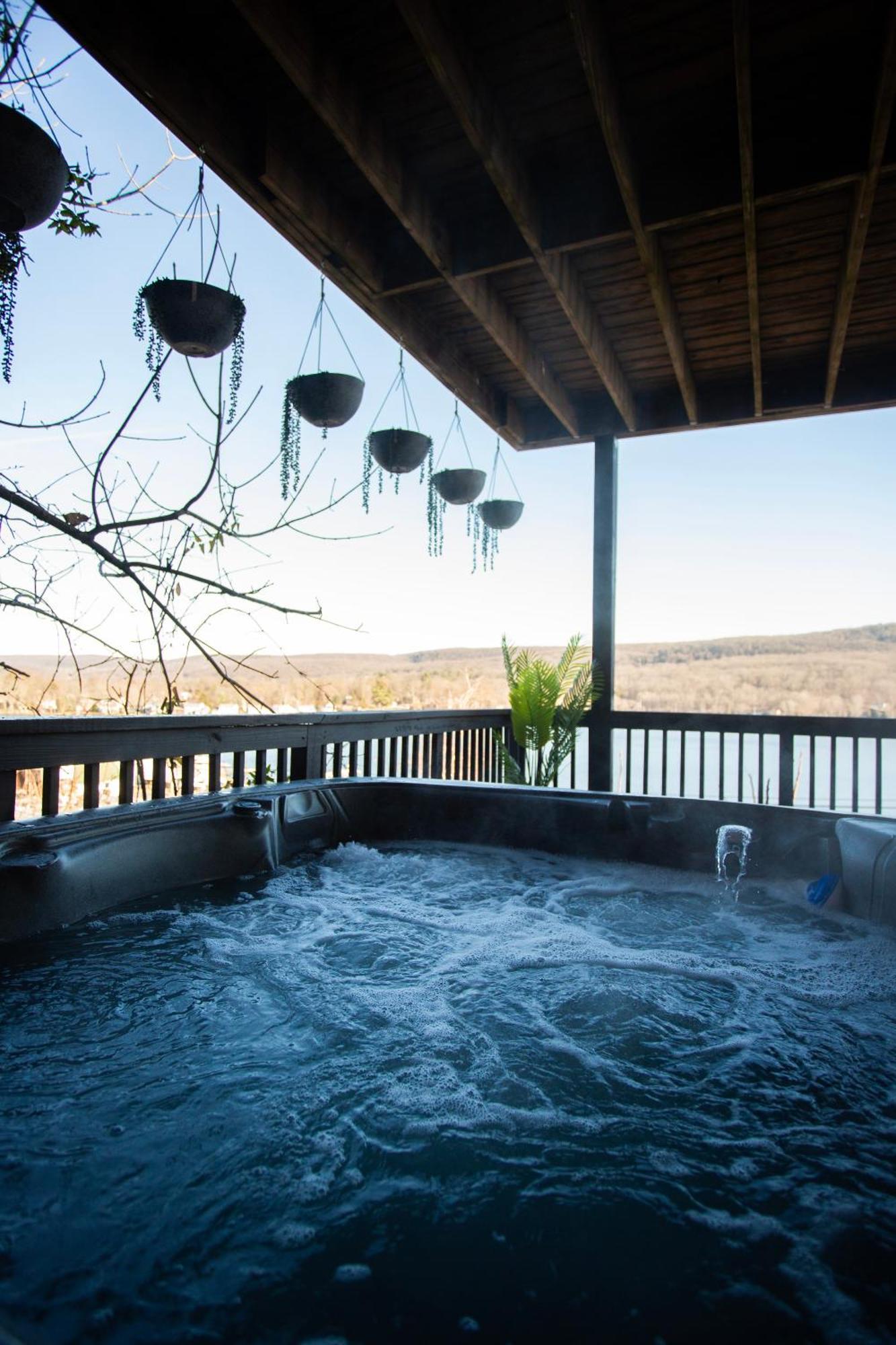 Lakeview House - Hot Tub - Firepit - Stunning Views - Spacious Deck - Cozy Living Room - Bar Greenwood Lake ภายนอก รูปภาพ