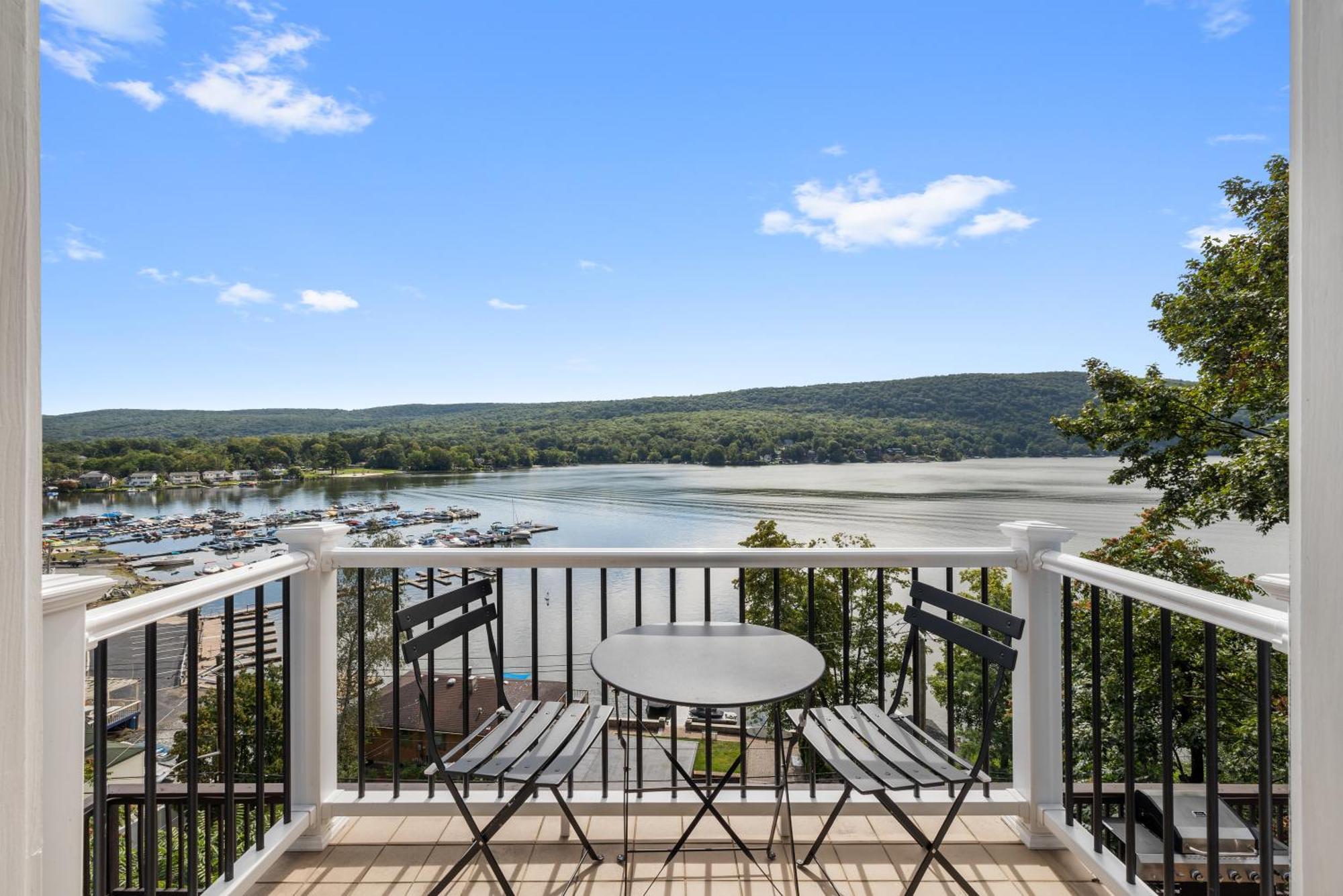 Lakeview House - Hot Tub - Firepit - Stunning Views - Spacious Deck - Cozy Living Room - Bar Greenwood Lake ภายนอก รูปภาพ